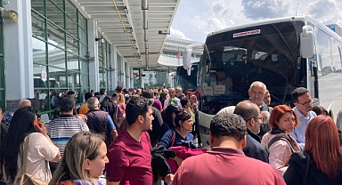 Depremzedeler Oy Kullanabilmek İçin Memleketlerine Gidiyor 