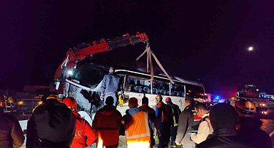 Öğrenci Dolu Otobüs Devrildi