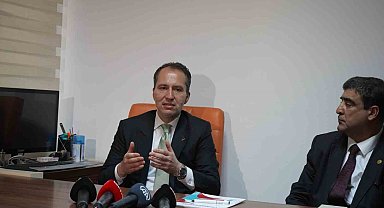 Fatih Erbakan Ankara'da dernek başkanlarıyla bir araya geldi