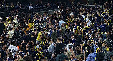 Fenerbahçe tribünlerinde 'yönetim istifa' sesleri