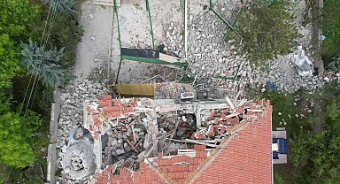 Fırtınada minaresi yıkılan cami havadan görüntülendi