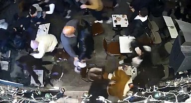 Galata'da dehşet anları kamerada: Çığlık çığlığa kaçarken adeta birbirlerini ezdiler