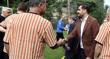 Galatasaray veteranları ile Azerbaycanlı spor yazarları dostluk maçında karşılaştı