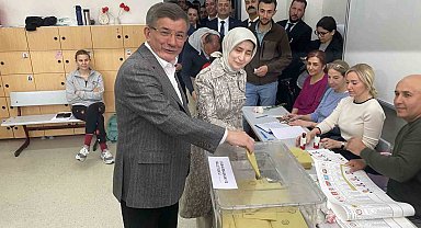 Gelecek Partisi Genel Başkanı Davutoğlu oyunu İstanbul'da kullandı