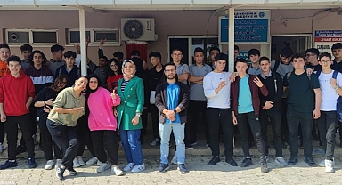 Harçlıklarını Biriktirip Sokak Hayvanlarına Mama Aldılar  