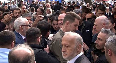 İçişleri Bakanı Süleyman Soylu, Kapalı Çarşı'da coşkuyla karşılandı