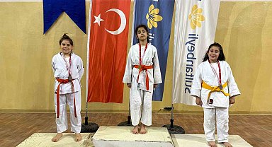 İstanbul Süper Minikler İl Şampiyonası'nda Büyükçekmece'yi temsil eden sporcular 1 altın 1 bronz madalya kazandı