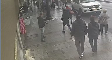 İstanbul'da bıçaklı ev sahibi dehşeti kamerada: Kiracısından 10 bin lira zam istemiş