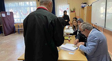 İstanbul'da oy kullanma işlemi başladı