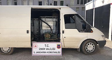İzmir'de akaryakıtta kullanılan 2 bin 500 litre atık yağ ele geçirildi