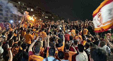 İzmir'de Galatasaray'ın şampiyonluğu coşkuyla kutlandı