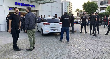 İzmir'de iki grup arasında silahlı bıçaklı kavga: 1 ölü, 2 yaralı