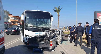 Midibüs İle Pikap Çarpıştı: 1 Ölü, 6 Yaralı