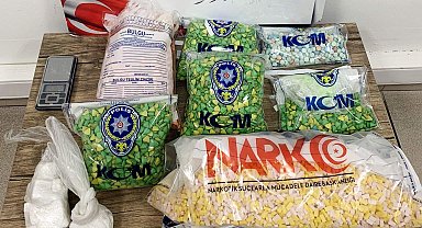 İzmir'de Zehir Deposu Evlere Baskın