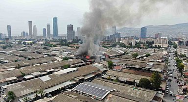 İzmir'deki yangın 4 iş yerine sıçradı