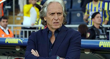 Jorge Jesus kazanan kadroyu bozmadı