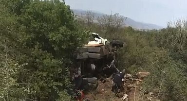 Kamyon şarampole uçtu, sürücüsü yaralandı