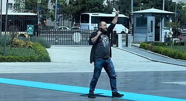 Kartal'da Başsavcı'ya mektup iletmek isteyen şahıs boynuna silah dayadı