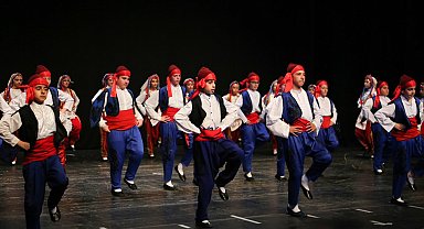 Halk Oyunları Festivali'ne Büyük İlgi