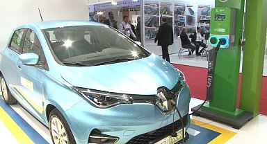 Lityum iyon piller elektrikli otomobilde elektrik tüketimini 'yeşil'e çeviriyor