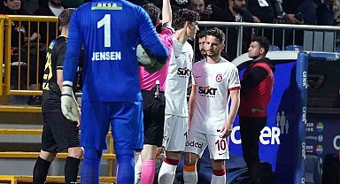 Nicolo Zaniolo kırmızı kart gördü