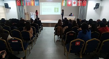 Öğrenciler Model Birleşmiş Milletler projesinde bir araya geldi