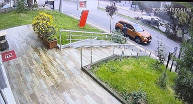 Okul yolunda faciadan böyle dönüldü...Bayan sürücü ve 2 çocuğu yaralandı