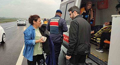 Otomobil bariyerlere girdi, kazaya duran araca başka bir otomobil çarptı: 3 yaralı