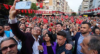 Özgür Özel, Buca'da mitinge dönüşen halk buluşmasında konuştu
