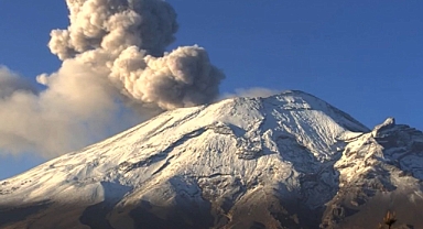 Popocatepetl Yanardağı’nda şiddetli patlama: Küller evlere kadar ulaştı