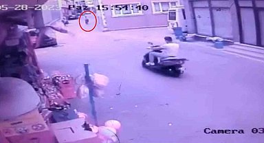 Seyir Halindeki Motosiklet Sürücüsü Karşıdan Gelen Bisikletli Sürücüyle Kafa Kafaya Çarpıştı