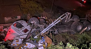 Kontrolden Çıkan Kamyon 10 Metre Yüksekten Uçtu