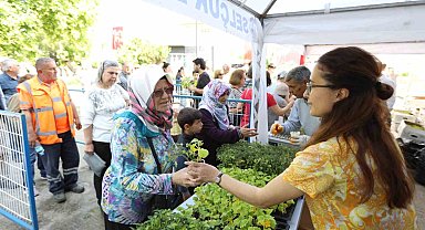 Selçuk'ta dağıtılan fidelerle sofralar bereketlenecek