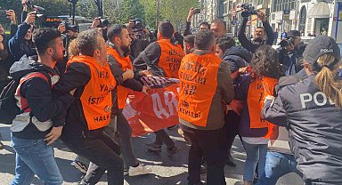 Polis Yürüyüş Yapmak İsteyen Gruplara Müdahale Yaptı