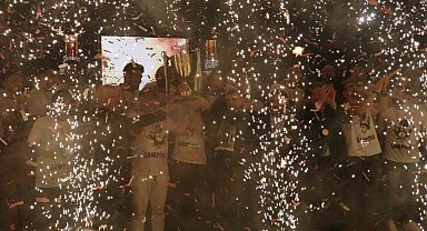 Sultanbeyli Belediyespor'un şampiyonluğu coşkuyla kutlandı