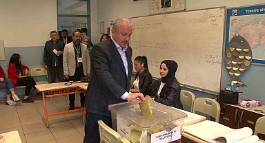 TBMM Başkanı Şentop Üsküdar'da oyunu kullandı