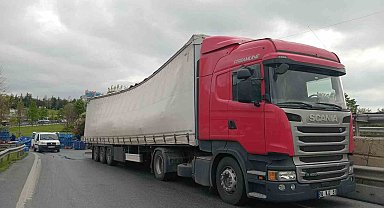 Dorse Kısmındaki Kapak Açılınca İçerisinde Bulunan Sular Yola Döküldü