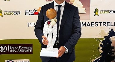 Tuğberk Tanrıvermiş, yılın en iyi genç teknik direktörü seçildi