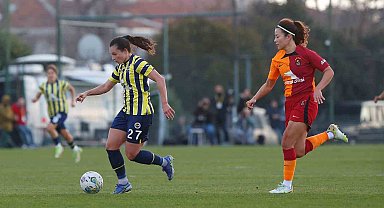 Turkcell Kadın Futbol Süper Ligi yarı finallerinde derbi heyecanı yaşanacak