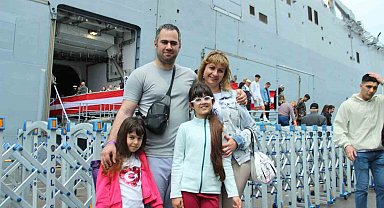 Yağmurlu Havaya Rağmen TCG Anadolu'ya İzmir'de Yoğun İlgi