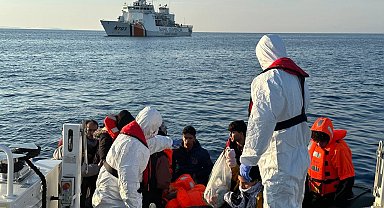 Yunanistan Ölüme İtiyor, Sahil Güvenlik Kurtarıyor