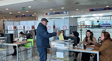 Yurt dışında ve gümrük kapılarında ikinci tur seçimleri için oy verme işlemi başladı