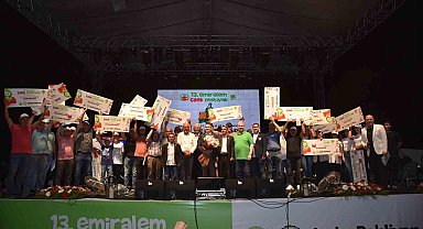 Yüz binler Emiralem Çilek Festivalinde buluştu