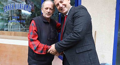 55 yıldır berberlik yapıyor