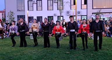 Altıeylül 'deki Gençlik Şöleni'ne Yoğun İlgi