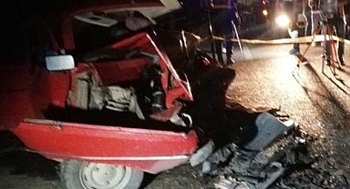 Ankara'da iki otomobil kafa kafaya çarpıştı: 3 ölü