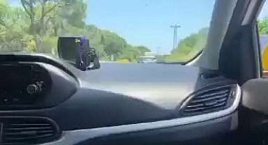 Sollama Yapmak İçin Manevra Yapan Taksi Şoförü Kazadan Kıl Payı Kurtuldu 