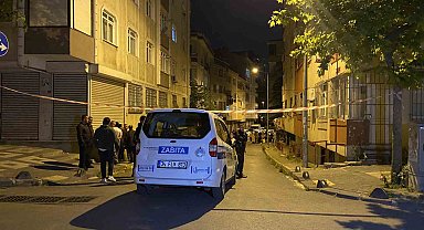 Bağcılar'da temeli kazılan inşaatta toprak kayması: Tedbir amacıyla 6 katlı bina boşaltıldı