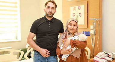 Bağırsakları göğüs kafesinde doğdu