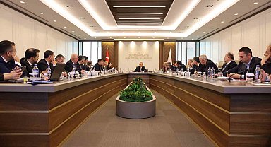 Bakan Özhaseki, bakanlık bürokratlarıyla ilk toplantısını gerçekleştirdi